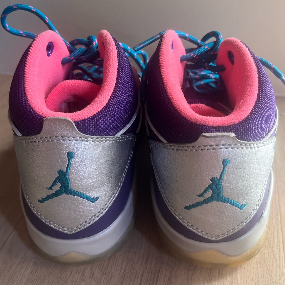 NWOT JORDAN PS Prime Flight